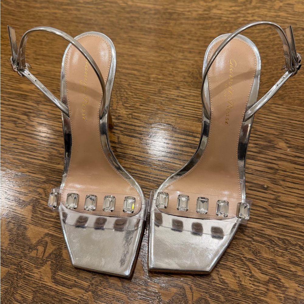 Gianvito Rossi Metallic Silver Heels- never been worn